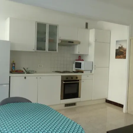 Antibes Centre Studio 27 M2 Renove * Antibes
